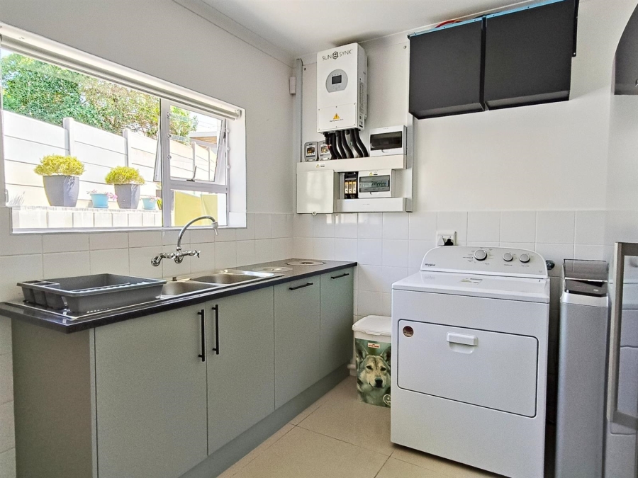5 Bedroom Property for Sale in Dana Bay Western Cape